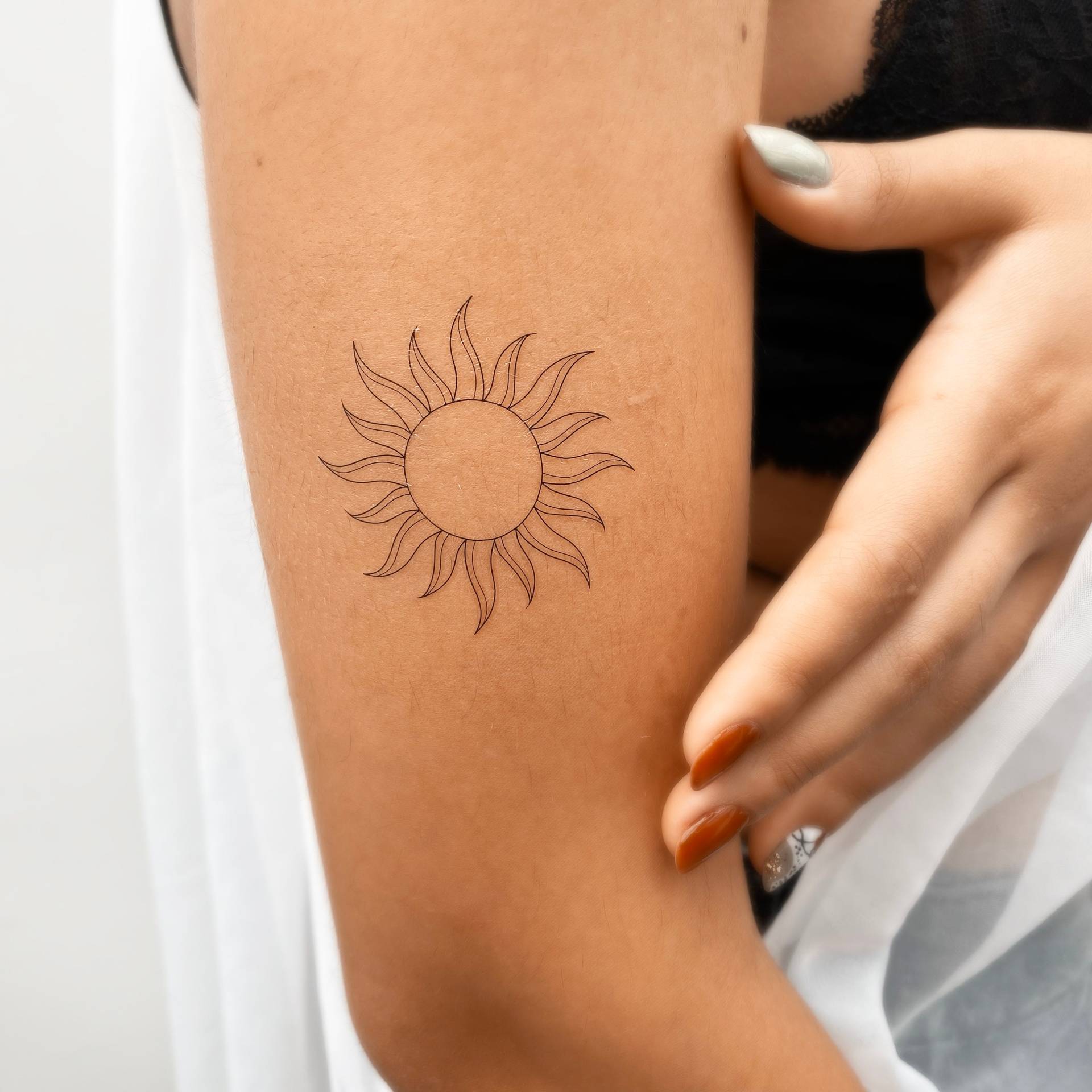 Fine Line Sonne Temporäres Tattoo | 3Er Set Fine Line Sonne Temporäres Tattoo | 3Er Set von Etsy - smalltattoos