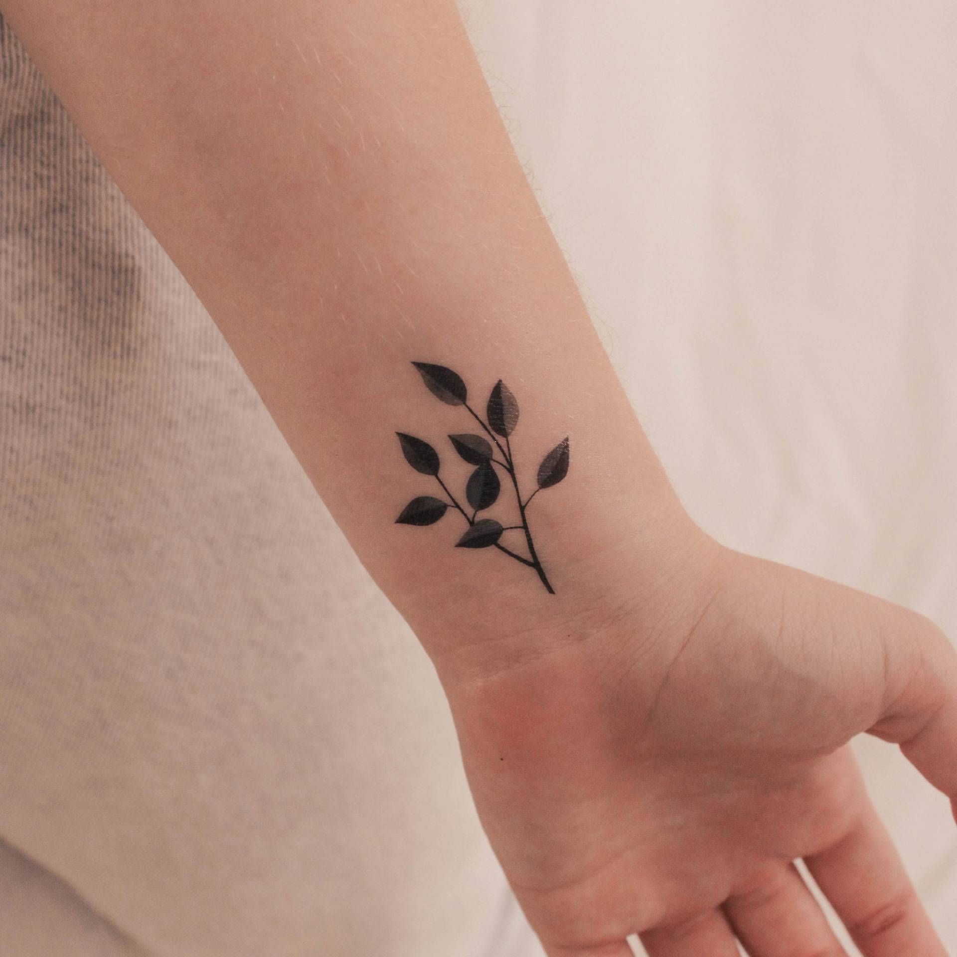 Graue Blätter Temporäres Tattoo Von Zihee | 3Er Set Graue Blätter Temporäres Tattoo Von Zihee | 3Er Set von Etsy - smalltattoos
