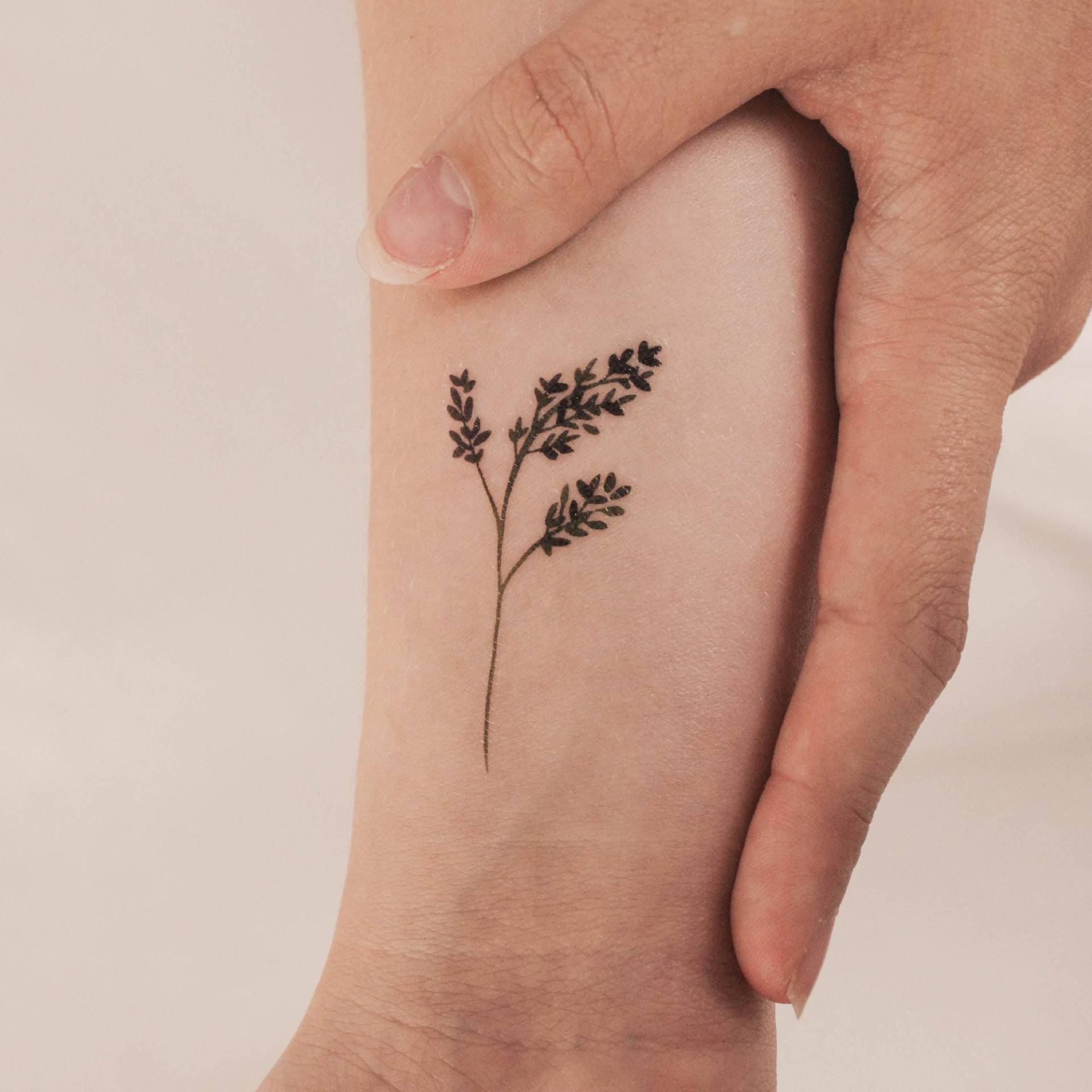Grüner Zweig Temporäres Tattoo Von Zihee | 3Er Set Grüner Zweig Temporäres Tattoo Von Zihee | 3Er Set von Etsy - smalltattoos
