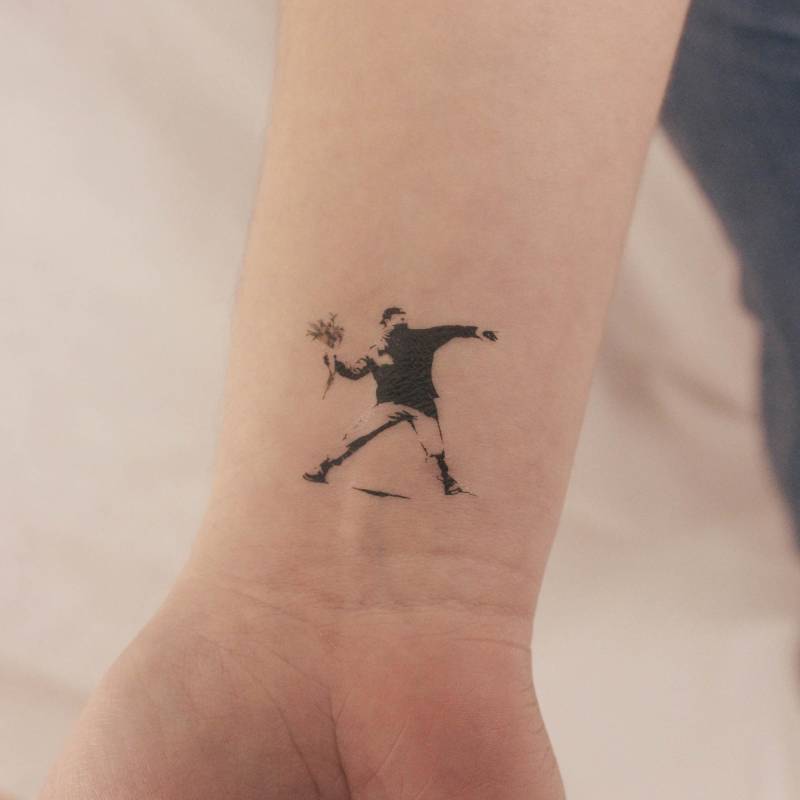 Kleine Banksy's Blumen Werfer Temporäres Tattoo | 3Er Set von Etsy - smalltattoos