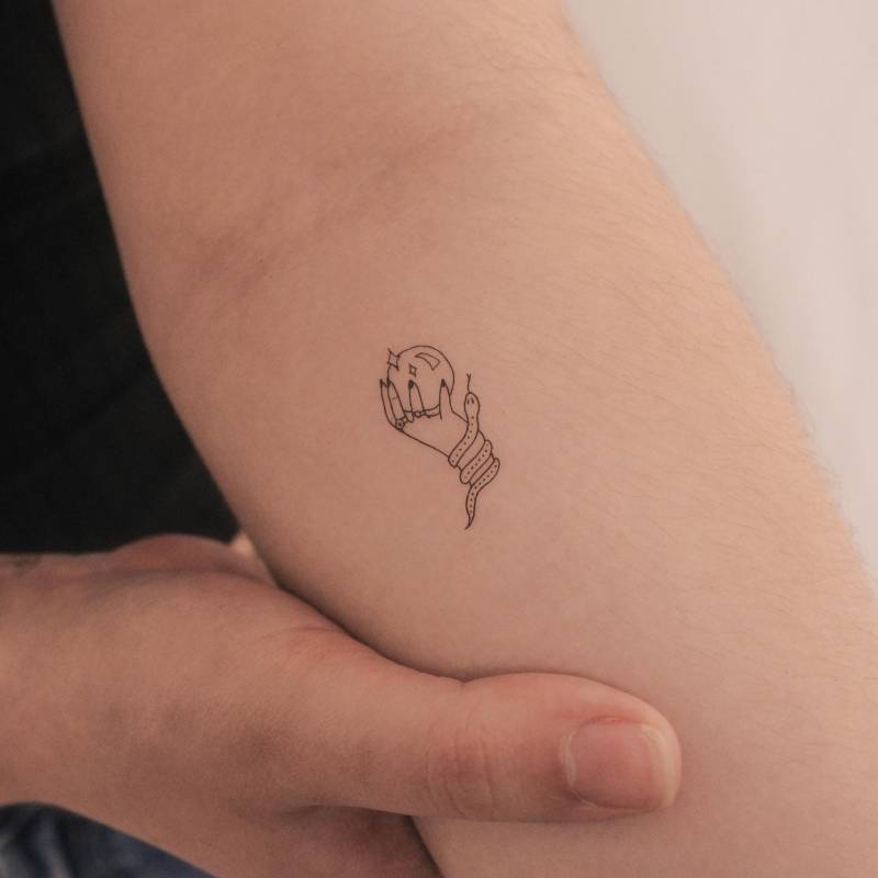 Kristallkugel Die Wahrsagerin Hand Halten Temporäres Tattoo | 3Er Set von Etsy - smalltattoos