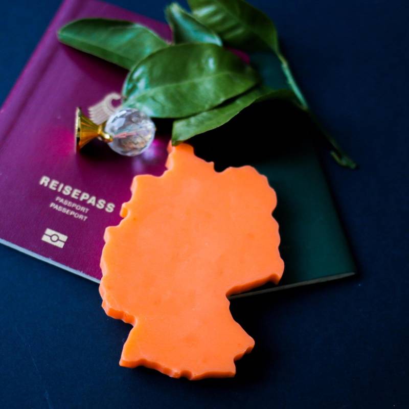 Seife in Form Deutschlands | Orangenduft Dekoseife Geschenk Für Urlaub Reise von Etsy - soapOgraphic