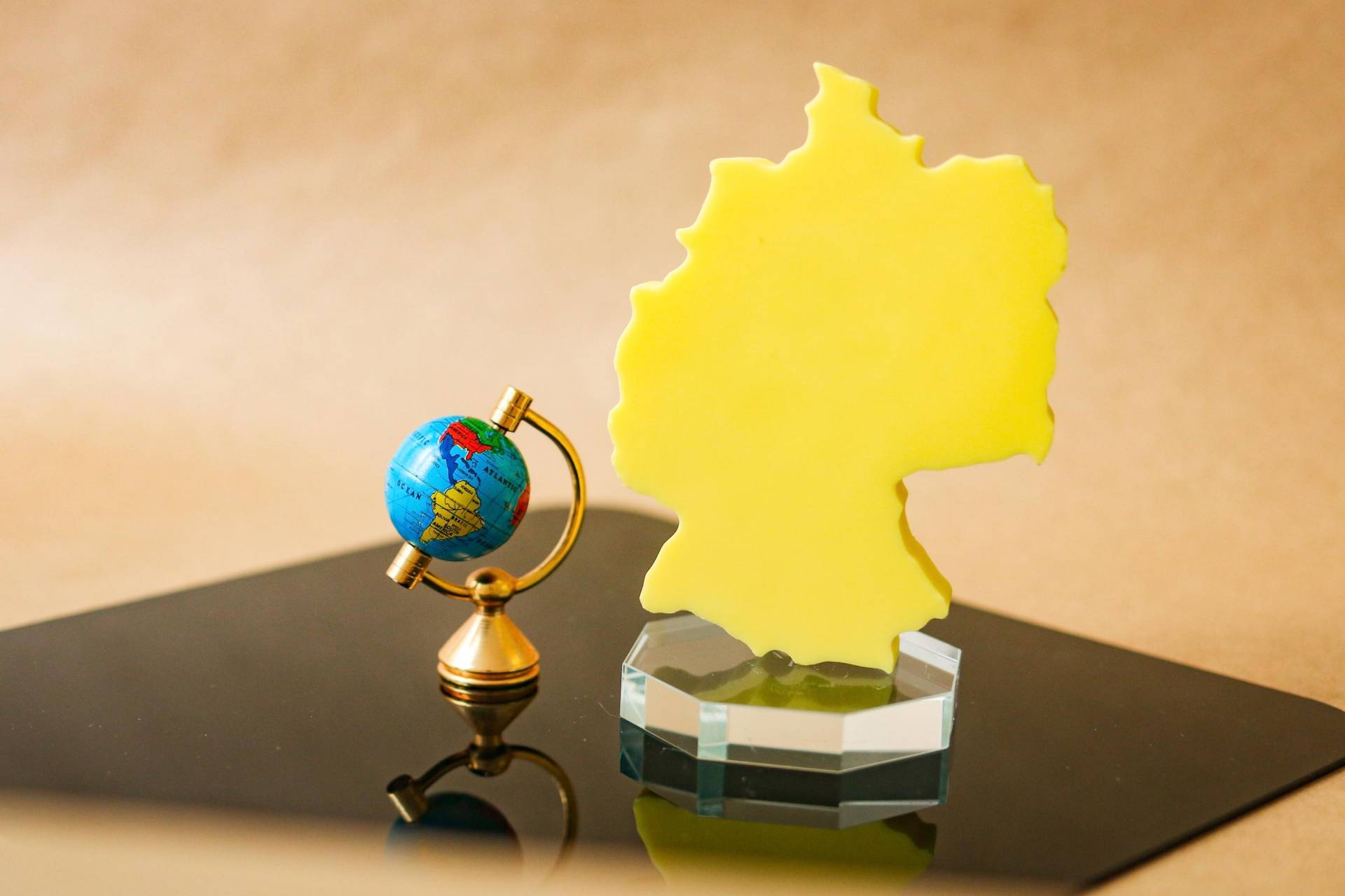 Seife in Form Deutschlands | Zitronenduft Dekoseife Sls-Free Vegan Geschenk Für Urlaub Reise Seife in Form Deutschlands | Zitronenduft Dekoseife Sls-Free Vegan Geschenk Für Urlaub Reise von Etsy - soapOgraphic