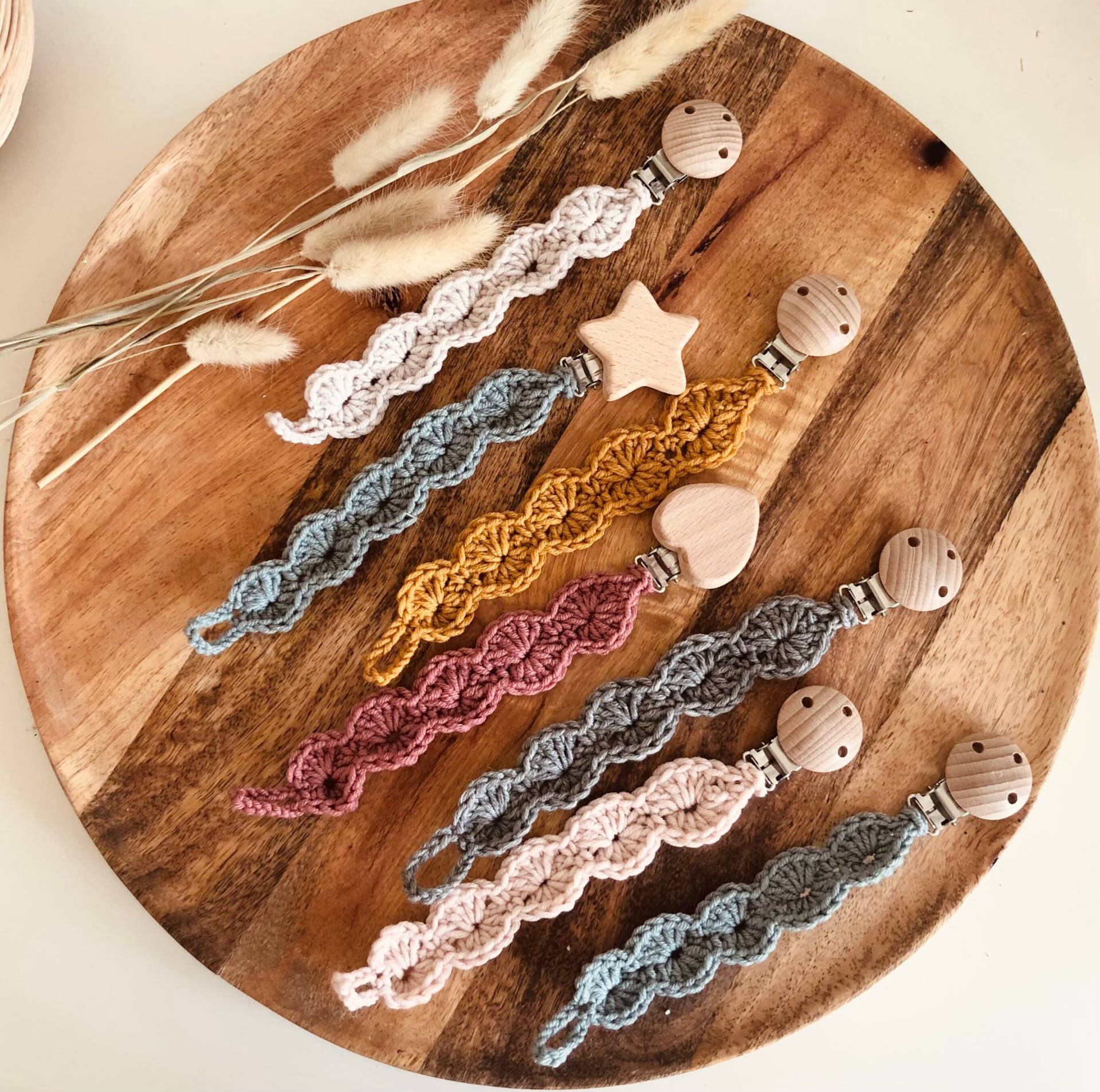 Schnullerband 100% Merinowolle Gehäkelt Babygeschenk Schnullerband 100% Merinowolle Gehäkelt Babygeschenk von Etsy - stephlene