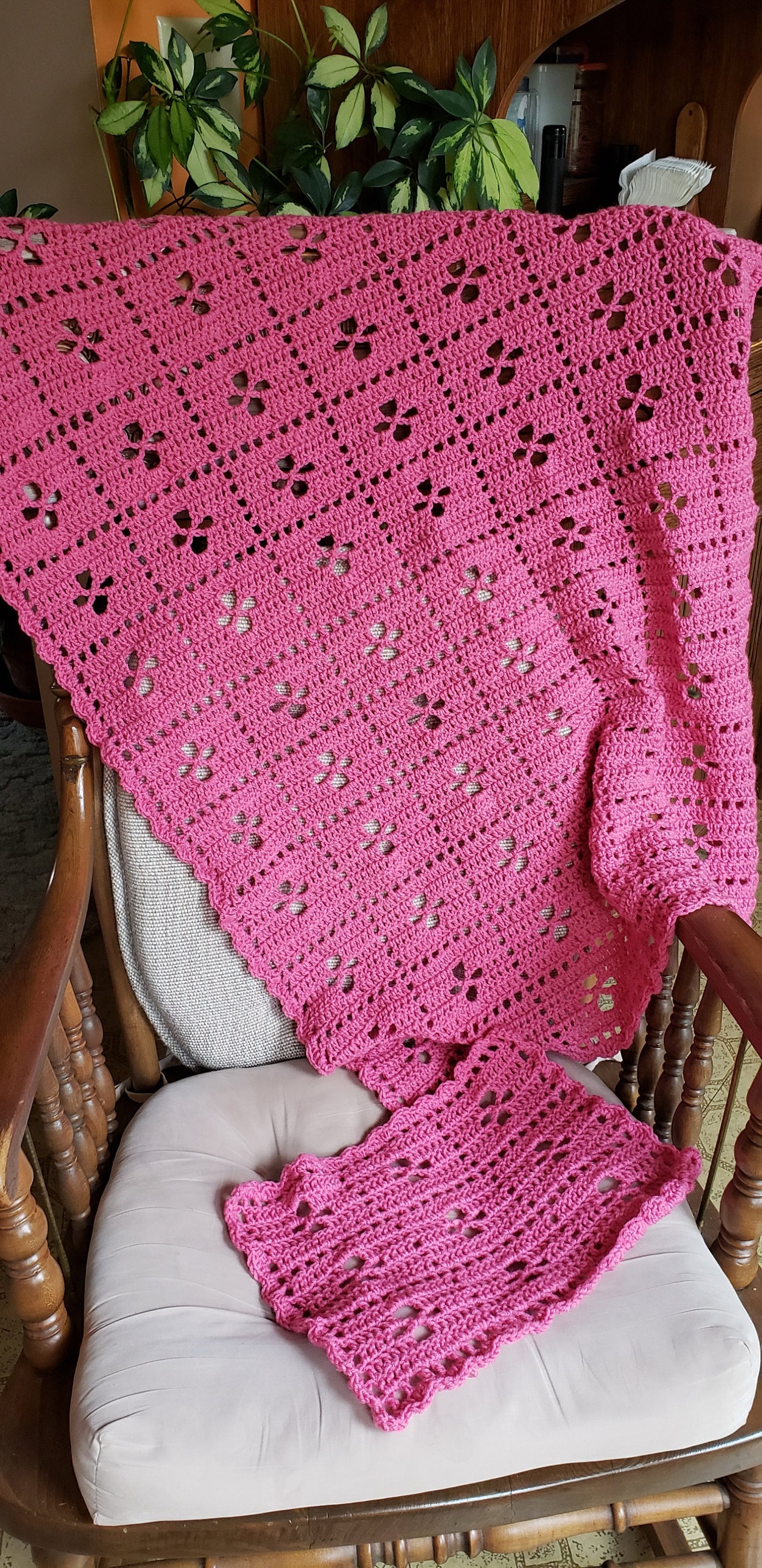 Hebamme Babydecke in Taffy von Etsy - stitchedtoHISglory