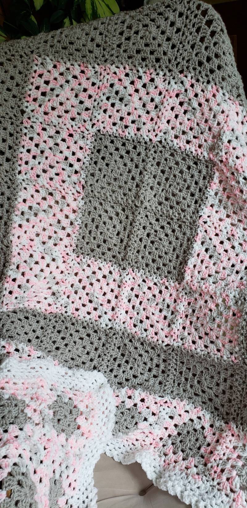 Pretty Puffs Baby Blanket in Pink Und Gray Pretty Puffs Baby Blanket in Pink Und Gray von Etsy - stitchedtoHISglory