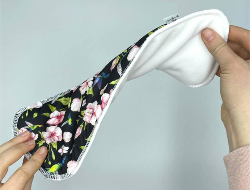 Wochenbett-Einlagen | Stoffbinde Nach Der Geburt Inkontinenzpads Periodenpads Muster Kolibri 3 Stück von Etsy - stoffwindelbar