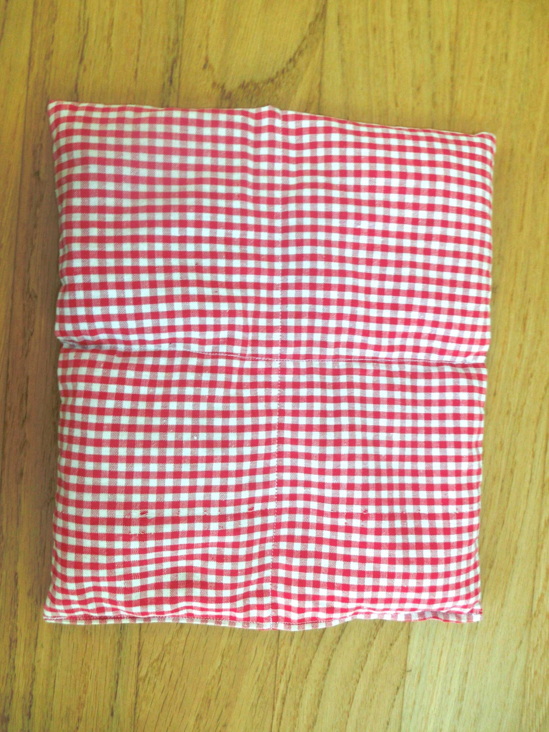 Kirschkernsäckchen Mausili, Rotweiß -Kariertes Säckchen Mit Kirschkernen Gefüllt, 4 Kammern, Gut Gegen Bauchweh Bei Kleinen Kindern von Etsy - sumergosum