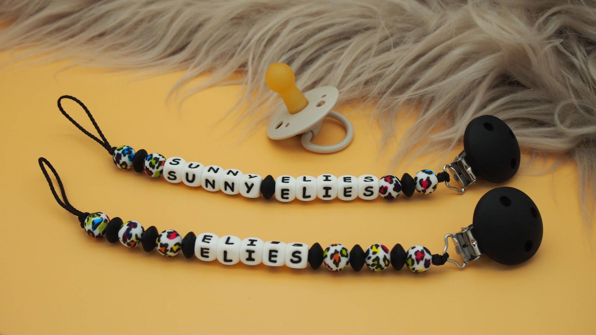 Schnullerkette "Leopard - Bunt" Individuell, Einzigartig, Mit Liebe Gemacht Schnullerkette "Leopard - Bunt" Individuell, Einzigartig, Mit Liebe Gemacht von Etsy - sunrosShop