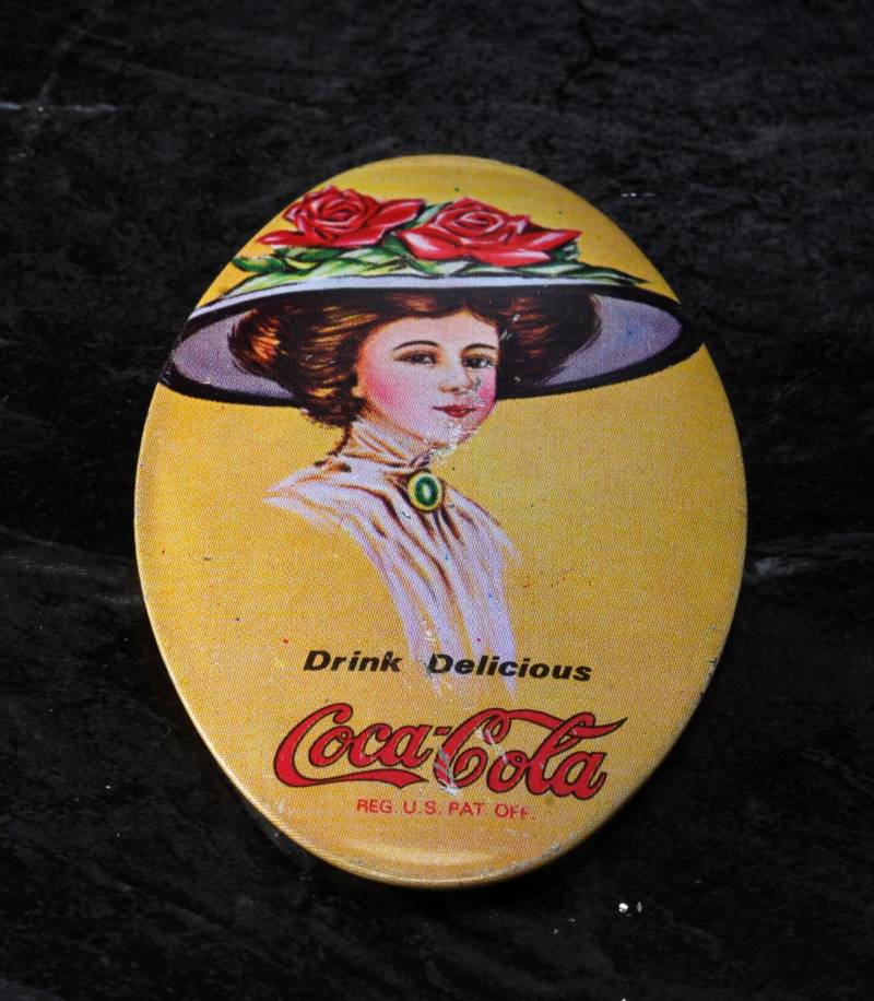Jahrgang 1970 Coca-Cola Ovalen Spiegel Coca Cola Make-Up Täschchen Taschenspiegel 1 von Etsy - supplyguy