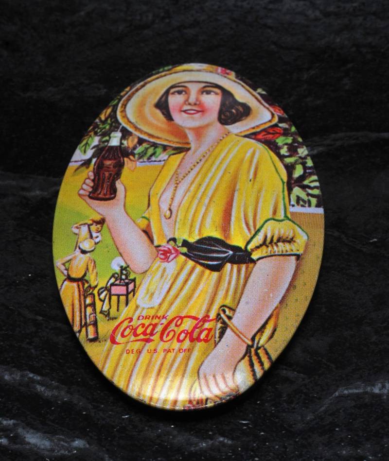 Jahrgang 1970 Coca-Cola Ovalen Spiegel Coca Cola Make-Up Täschchen Taschenspiegel 2 Jahrgang 1970 Coca-Cola Ovalen Spiegel Coca Cola Make-Up Täschchen Taschenspiegel 2 von Etsy - supplyguy