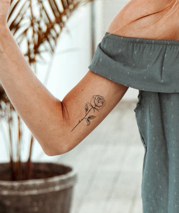 Florales Rosen Tattoo/Temporäres Vintage Schwarz Weiß Fake Feminin Frau Hipster Blumen Geschenk Florales Rosen Tattoo/Temporäres Vintage Schwarz Weiß Fake Feminin Frau Hipster Blumen Geschenk von Etsy - temptatco