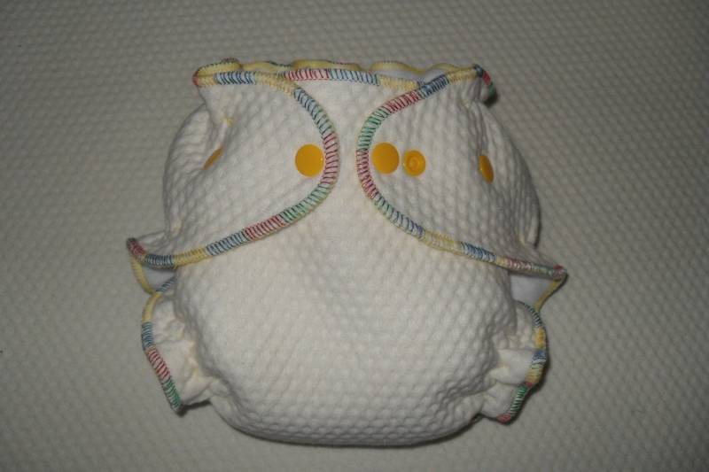 3D Zorb Wickelwindel Mit Buntem Faden Und Gelben Druckknöpfen von Etsy - twinkletoesdiapers