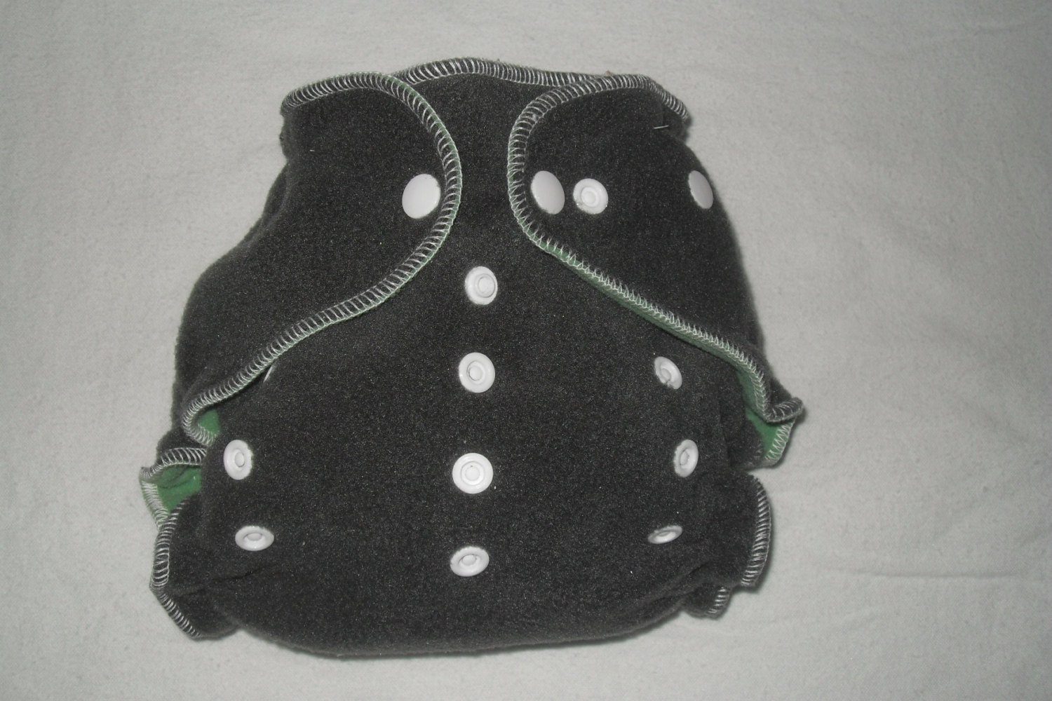 Anthrazitfarbenes Windelhöschen Aus Fleece von Etsy - twinkletoesdiapers