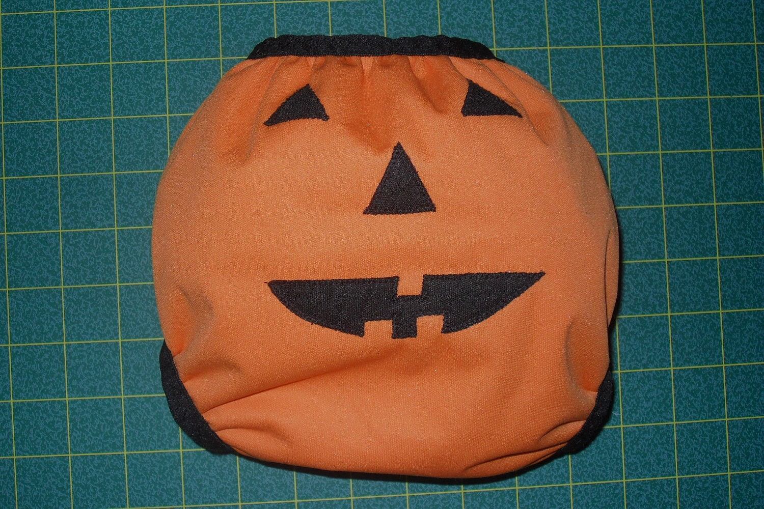 Kürbis-Butt Pul-Windel von Etsy - twinkletoesdiapers