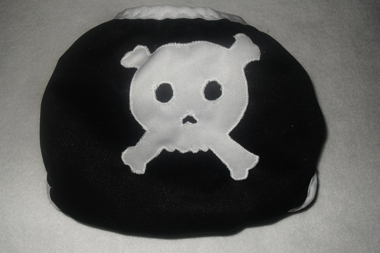 Schädel-Hintern-Windel von Etsy - twinkletoesdiapers