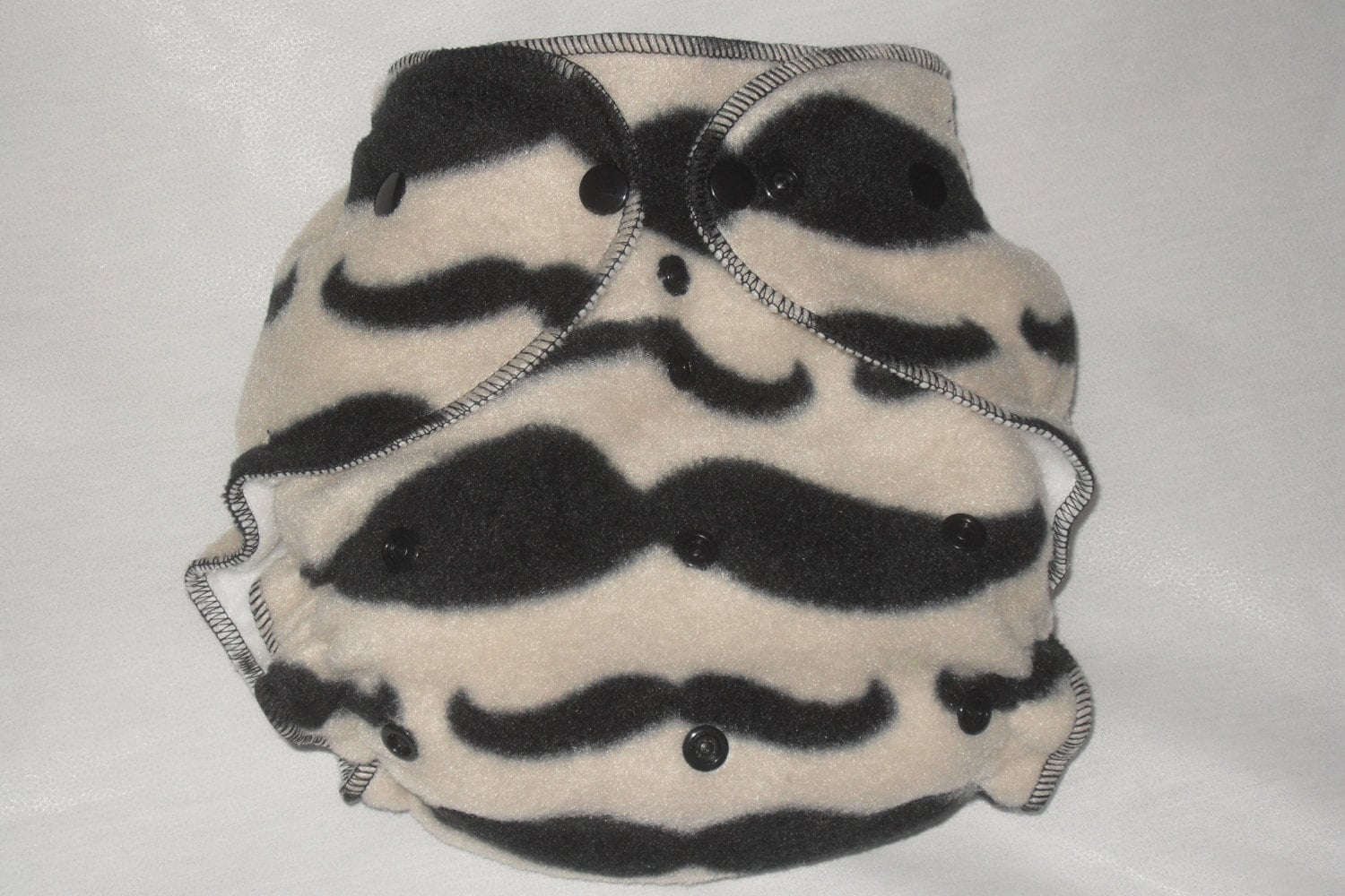 Schnurrbart Fleece Windel Wickeln von Etsy - twinkletoesdiapers