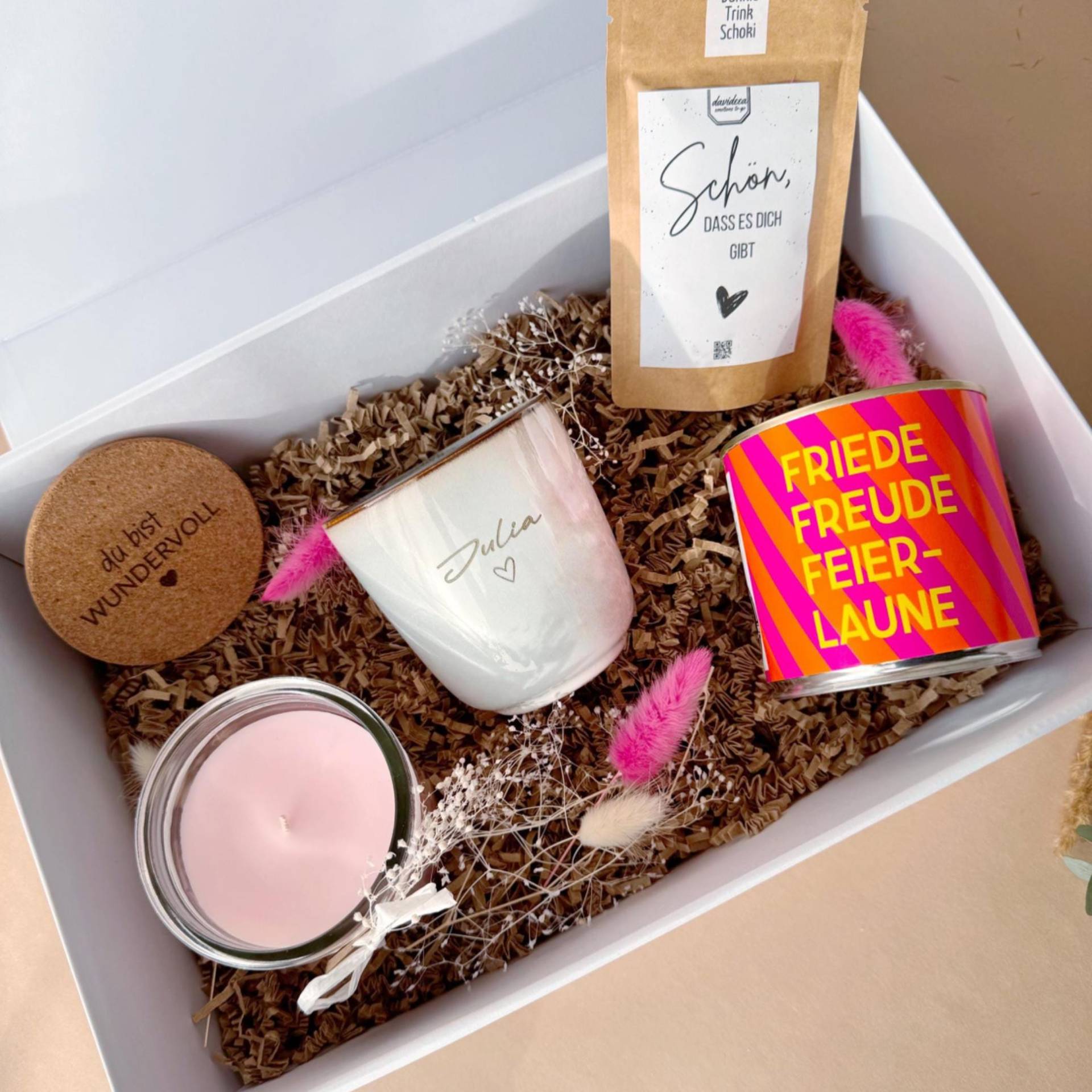 Personalisierte Geschenkbox - Mit Namen | Kerze, Tasse & Kuchen Geschenk Abschluss, Geburtstag Freundin, Mama, Schwester von Etsy - undGlueck