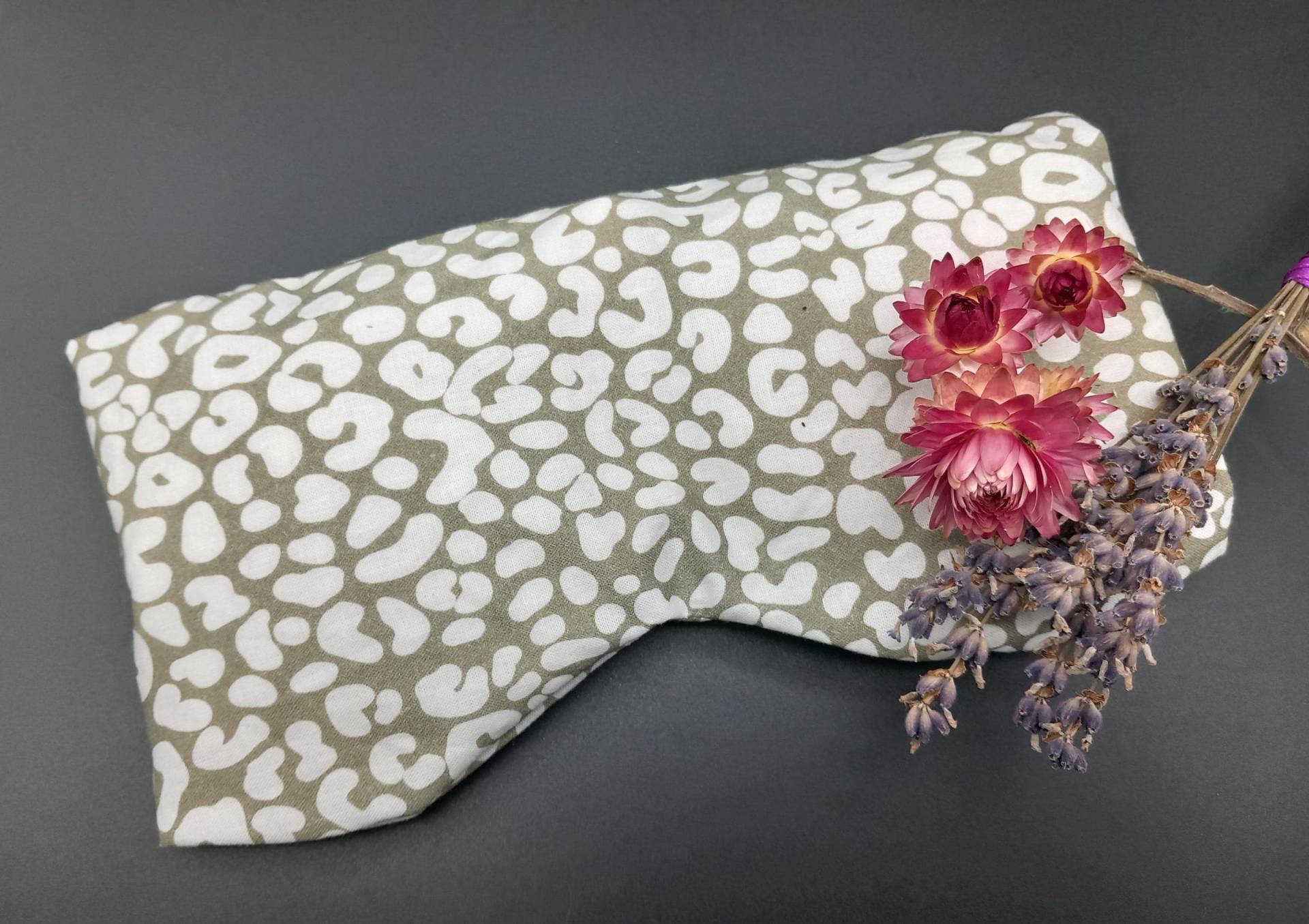 Augenkissen Mit Lavendel & Bio-Dinkel Entspannen Yoga Geschenk Meditation Ruhe Leomuster von Etsy - unicatum