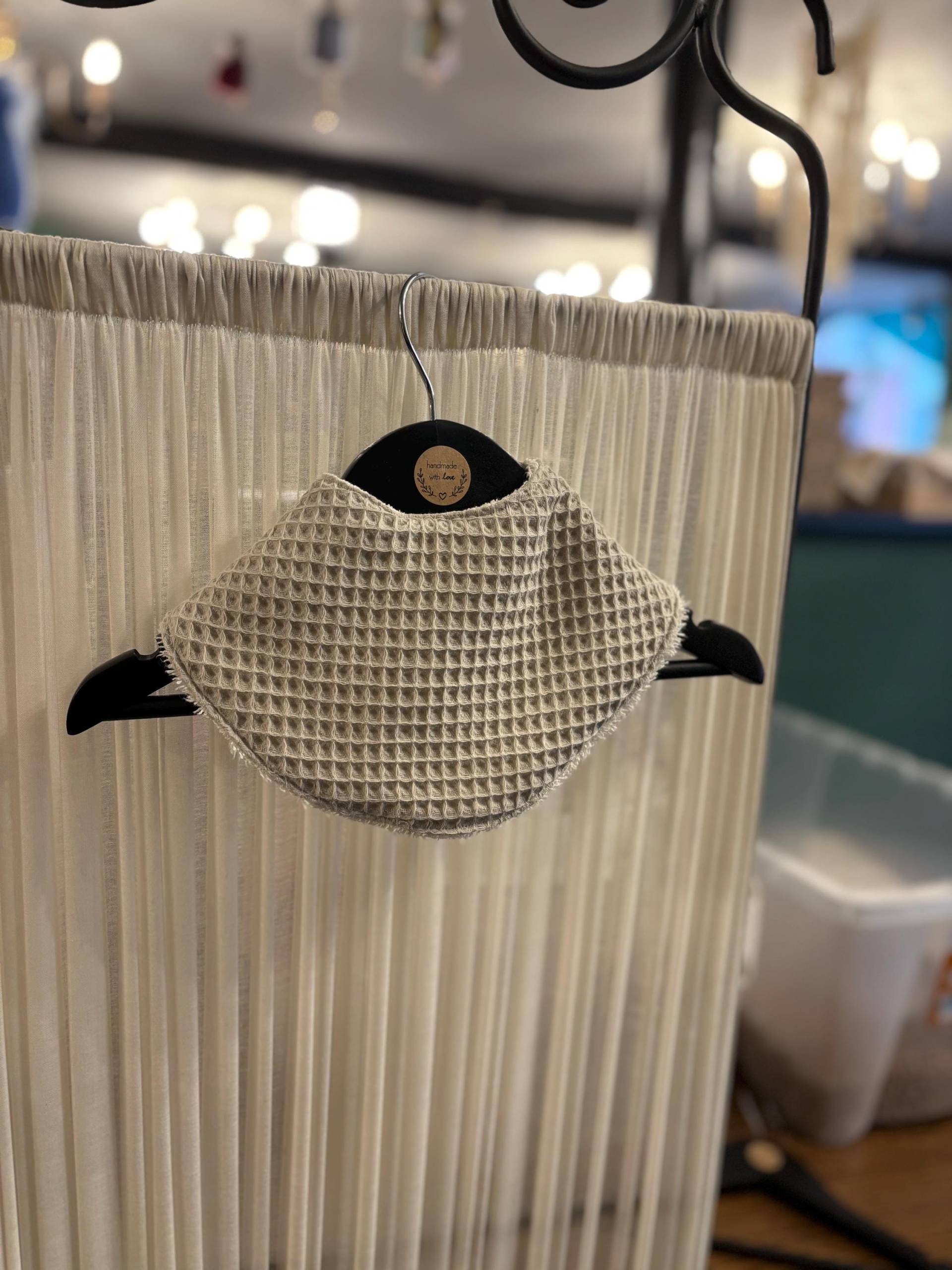 Babyhalstuch Wendelätzchen Frotte Waffelpiqué Natur von Etsy - verubinrot