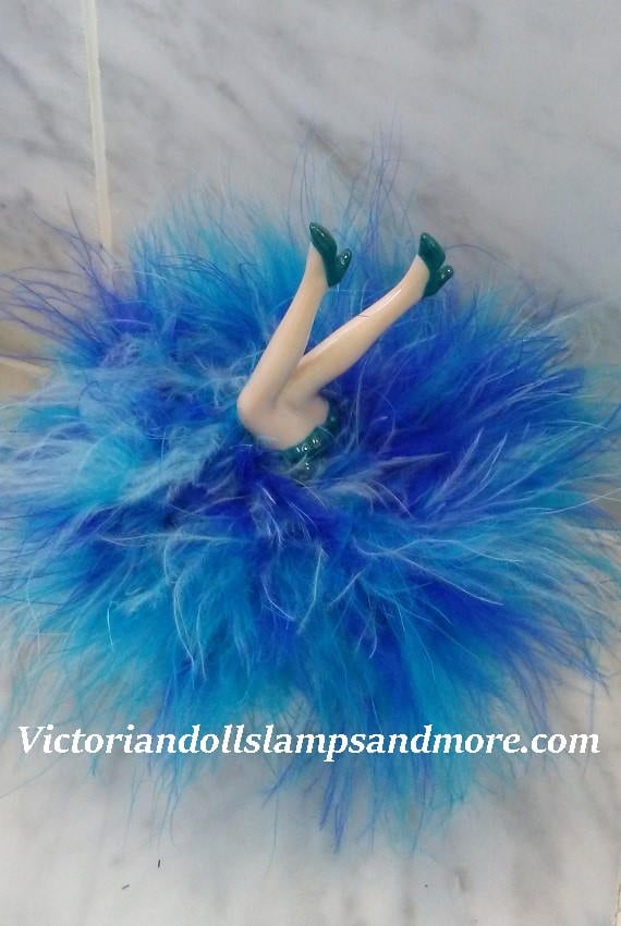 Puderquaste Porzellan Beine Türkis Schuhe Mit Weißen Und Blau Boa von Etsy - victoriandollslamps