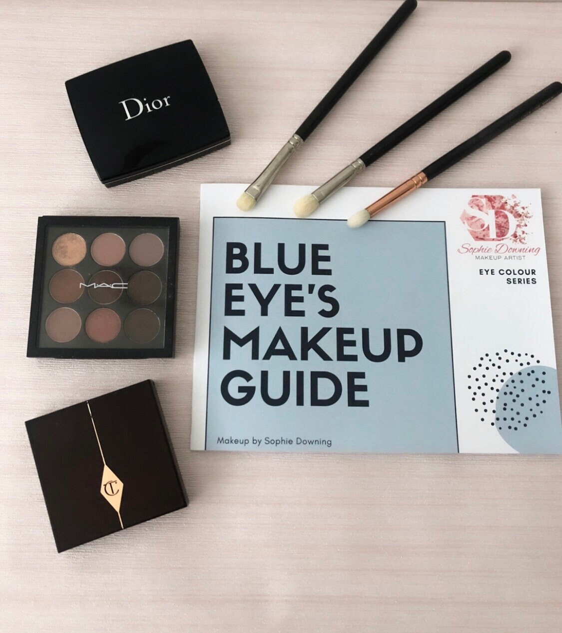 Blaue Augen, Makeup Guide, Book, Personalisiert, Buch, Augenschirm, Unterricht, Lehrer, Augen Makeup, Augenfarbe, Anleitung Blaue Augen, Makeup Guide, Book, Personalisiert, Buch, Augenschirm, Unterricht, Lehrer, Augen Makeup, Augenfarbe, Anleitung von Etsy - virtualmakeupartist