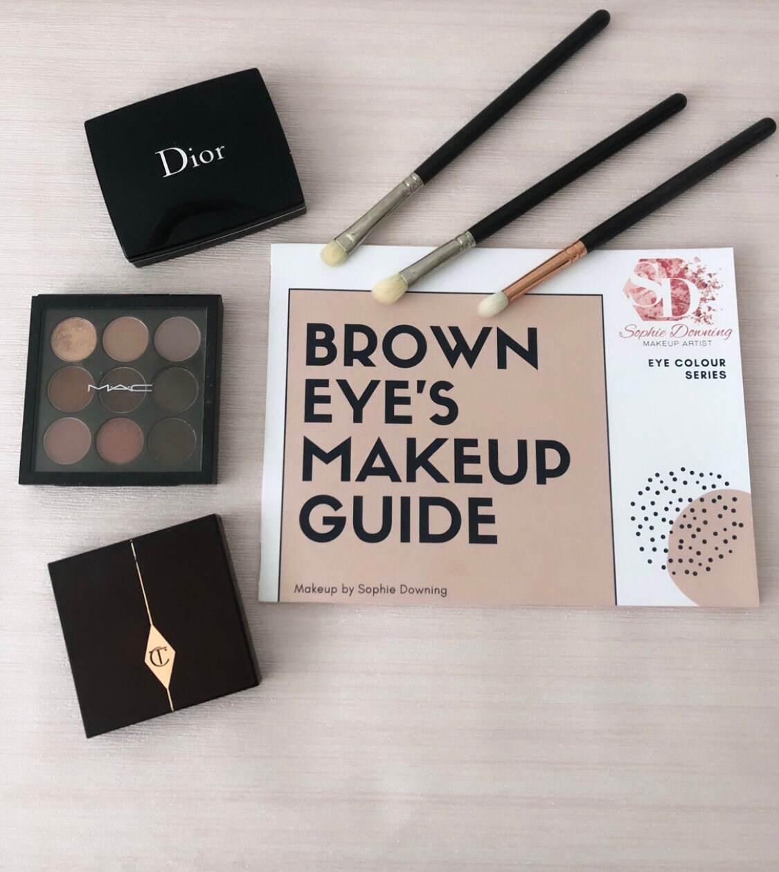 Braune Augen, Makeup Guide, Book, Personalisiert, Buch, Augenschirm, Unterricht, Lehrer, Augen Makeup, Augenfarbe, Anleitung Braune Augen, Makeup Guide, Book, Personalisiert, Buch, Augenschirm, Unterricht, Lehrer, Augen Makeup, Augenfarbe, Anleitung von Etsy - virtualmakeupartist