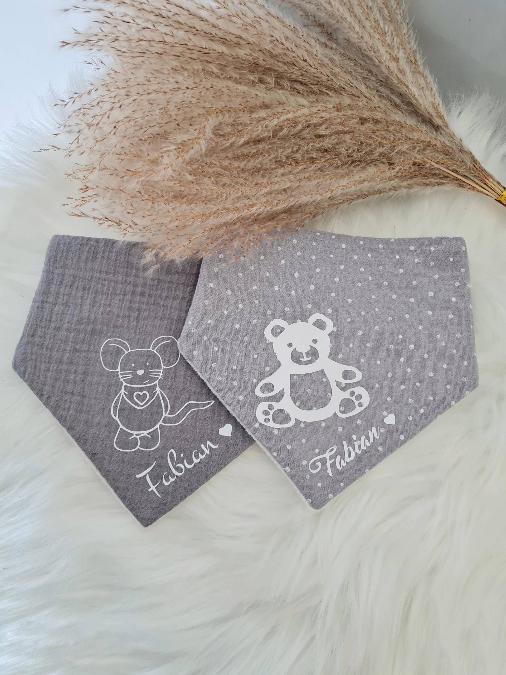 Babygeschenk Baby Halstuch Personalisiert/Geschenk Zur Geburt Mit Name Dreieckstuch Sabbertuch Taufgeschenk Taufe Babygeschenk Baby Halstuch Personalisiert/Geschenk Zur Geburt Mit Name Dreieckstuch Sabbertuch Taufgeschenk Taufe von Etsy - wirbelwindkids