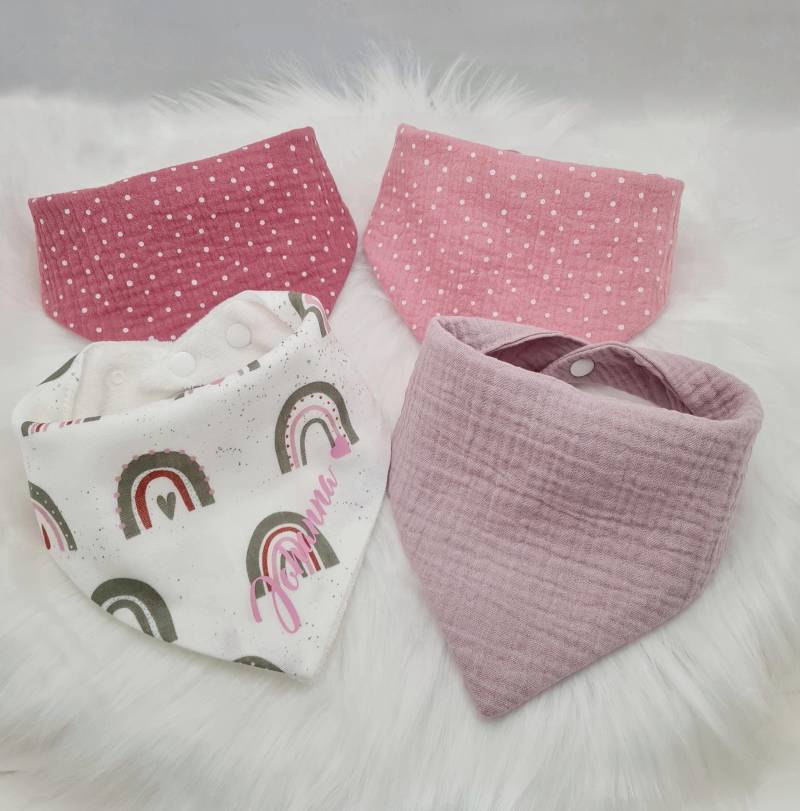 Babygeschenk Zur Geburt/Baby Geschenk Halstuch Mit Name Personalisiert Dreieckstuck Spucktuch Sabbertuch Musselin von Etsy - wirbelwindkids
