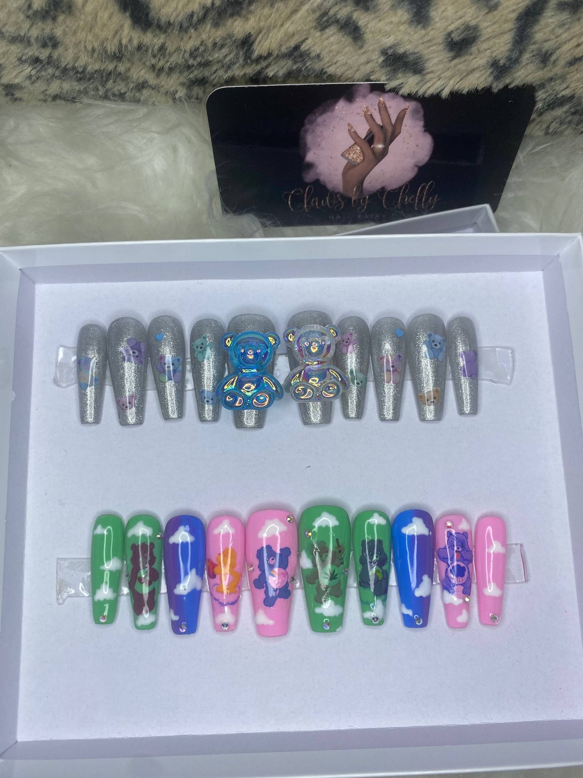 Teddybär Nägel | Press On Nails Carebear Pflegebär On Druck Auf Sargnägel Silber Teddybär Nägel | Press On Nails Carebear Pflegebär On Druck Auf Sargnägel Silber von Etsy - xClawsByChellyx
