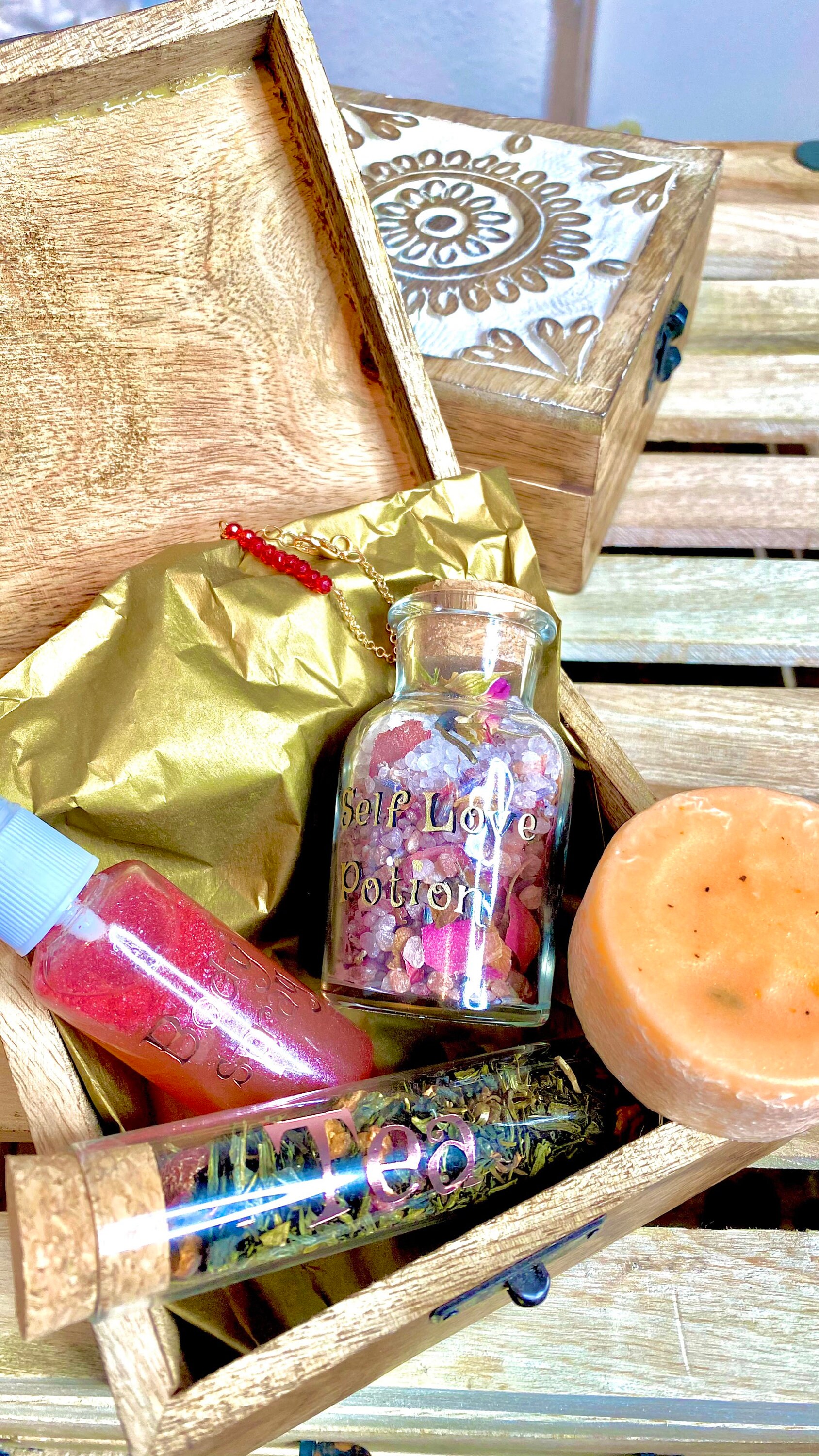 Limitierte Edition Selflovebox Limitierte Edition Selflovebox von Etsy - xbewitchedx