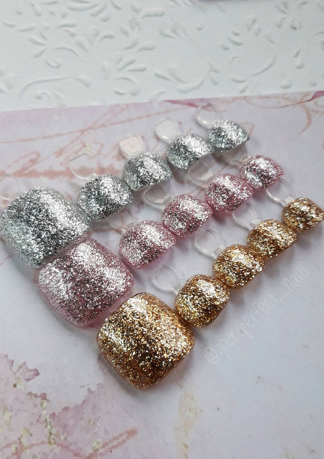 Zehennägel Zum Aufdrücken - „Glitzer" | Versandfertig Press On Nails Pediküre Nägel Aufdrücken Künstliche Falsche Zehennägel Zum Aufdrücken - „Glitzer" | Versandfertig Press On Nails Pediküre Nägel Aufdrücken Künstliche Falsche von Etsy - yourperfectnailss