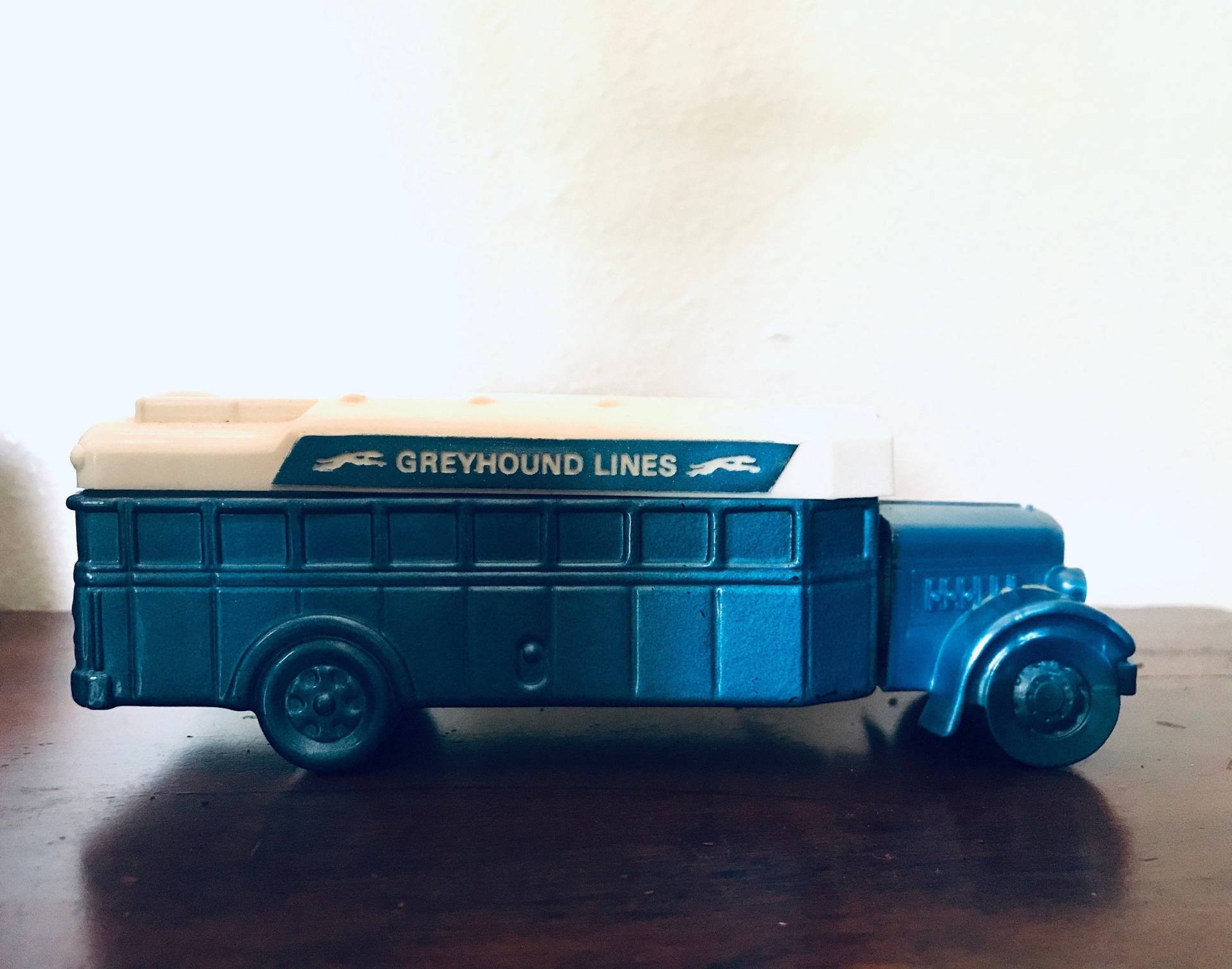 Vintage Avon Herren Metall Modell Greyhound Lines Aftershave Flasche, Blau von Etsy - zeldandzedd