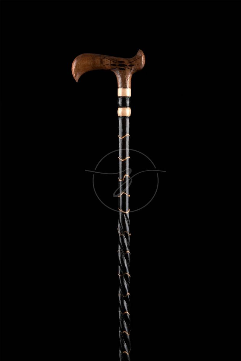 Eleganter Gehstock Aus Graviertem Cornelholz Handgefertigter Schwarzer Holzstock Für Männer & Frauen von Etsy - zemare