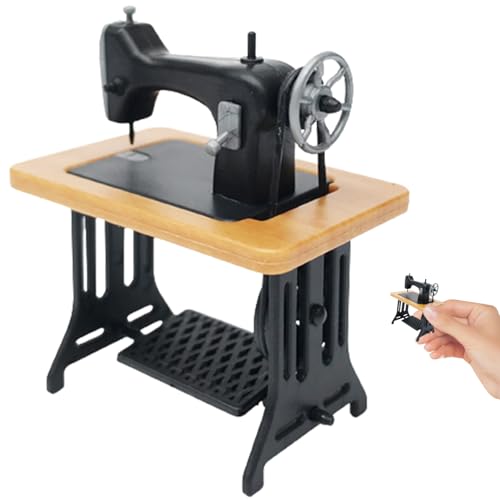 Eyccier Miniaturnähmaschine 1:24 Spielzeugnähmaschine realistische Vintage Dollhouse Möbel Tabletop Raumdekor für Kinder Kleinkind Gelb Eyccier Miniaturnähmaschine 1:24 Spielzeugnähmaschine realistische Vintage Dollhouse Möbel Tabletop Raumdekor für Kinder Kleinkind Gelb von Eyccier