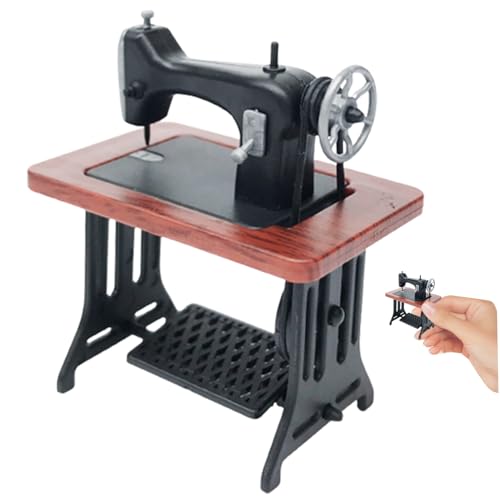 Eyccier Miniaturnähmaschine 1:24 Spielzeugnähmaschine realistische Vintage Dollhouse Möbel Tabletop Raumdekor für Kinder Kleinkind Rot Eyccier Miniaturnähmaschine 1:24 Spielzeugnähmaschine realistische Vintage Dollhouse Möbel Tabletop Raumdekor für Kinder Kleinkind Rot von Eyccier