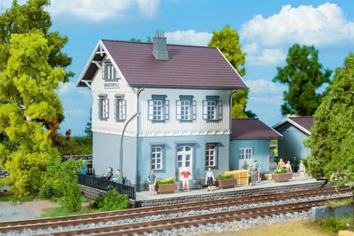 110138 H0 Bahnhof Oberstenfeld 110138 H0 Bahnhof Oberstenfeld von FALLER