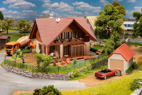 FALLER 130659 - Einfamilienhaus Rustica - Spur: H0 - Häuser & Bauwerke für Modelleisenbahnen - Maßstab: 1:87 FALLER 130659 - Einfamilienhaus Rustica - Spur: H0 - Häuser & Bauwerke für Modelleisenbahnen - Maßstab: 1:87 von FALLER