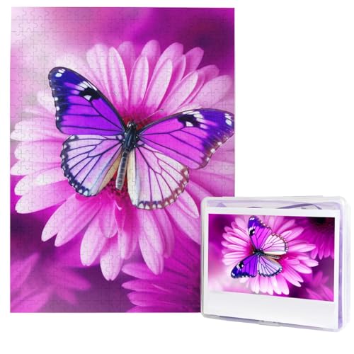 Lila Schmetterling und Blume Puzzles 500 Teile, Puzzle aus Fotos, herausforderndes Puzzle für Erwachsene, personalisierte Holzpuzzle-Geschenke für Familie, Hochzeit, Geburtstag, 51,8 x 38,1 cm Lila Schmetterling und Blume Puzzles 500 Teile, Puzzle aus Fotos, herausforderndes Puzzle für Erwachsene, personalisierte Holzpuzzle-Geschenke für Familie, Hochzeit, Geburtstag, 51,8 x 38,1 cm von FHEDVBN
