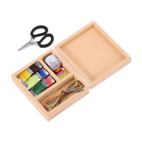 FOYTOKI 1Satz Nähkästchen für Puppenhaus Dekoration Vintage Stil Zubehör Mini Hausornament für Kreative Szenen Perfektes Puppenstubenzubehör für Sammler und Enthusiasten FOYTOKI 1Satz Nähkästchen für Puppenhaus Dekoration Vintage Stil Zubehör Mini Hausornament für Kreative Szenen Perfektes Puppenstubenzubehör für Sammler und Enthusiasten von FOYTOKI