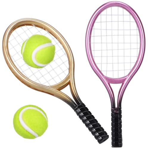 FOYTOKI 2Sätze Tennis mit Sätzen Mini Tennisschlägern und Bällen Dekoratives Zubehör für DIY Mini Häuser Zufällige Farben für Sportliebhaber von FOYTOKI