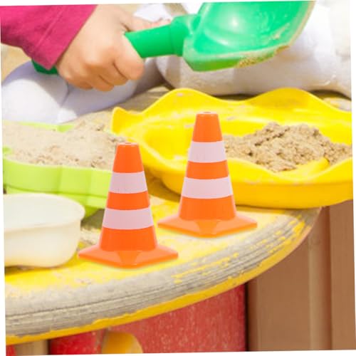 FRCOLOR 16 Stück Teiliges Mini Verkehrskegel aus Robustem Farbenfrohe Miniatur Absperrkegel und Verkehrszeichen für Lernspielzeug zur Verkehrsbildung und Kreativen Spielszenarien von FRCOLOR