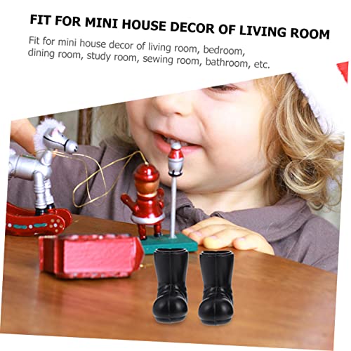 FRCOLOR 4 Paare Mini Weihnachtsstiefel Dekorative Puppenschuhe Miniatur Haus Schmuck Xmas Zubehör für DIY Basteln und Tischdeko von FRCOLOR
