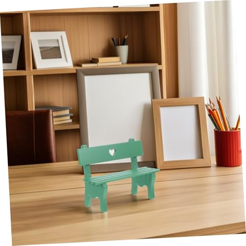 FRCOLOR Dekorative Mini Holz Gartenbank mit Herzmuster Miniatur Holzstuhl für Puppenhaus Landschaftsornament Leichte Langlebige Deko für Regal Fotorequisiten Grün von FRCOLOR