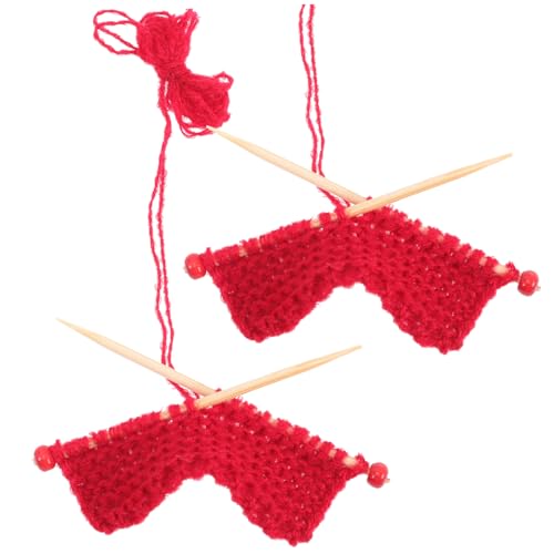 FUNNETOYU 2 Stück Puppenhaus Strickzubehör Pullover Mini Spielzeughaus Wohnaccessoires Schreibtisch Dekoration Mini Modell Strickpullover Figuren Puppenhaus Dekore Holz von FUNNETOYU