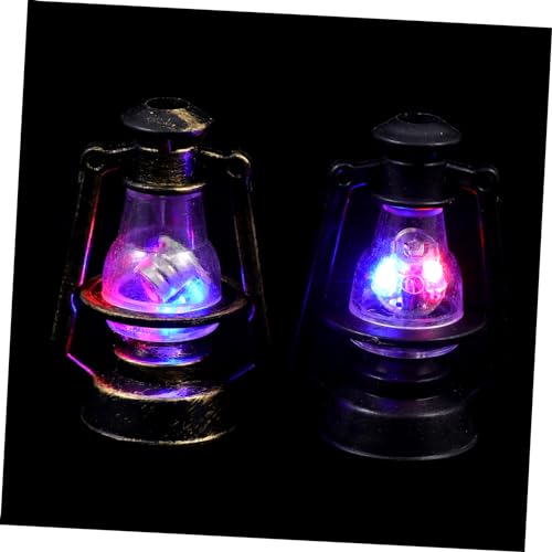 FUNNETOYU 2Stücke Kerosinlampen für Puppenhaus Retro Beleuchtung Schüttelbare Laternen Kreative Spielszenen Langlebig und Sicher für Puppenzubehör für Fantasievolles FUNNETOYU 2Stücke Kerosinlampen für Puppenhaus Retro Beleuchtung Schüttelbare Laternen Kreative Spielszenen Langlebig und Sicher für Puppenzubehör für Fantasievolles von FUNNETOYU