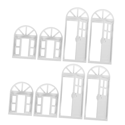 FUNOMOCYA 8 Stück Miniaturpuppenhausartikel Puppenhaus-Fensterscheibe Miniaturtür und Fenster Mini Haustür Puppenhaustüren winziger Fensterrahmen Puppenhaus Miniaturzubehör Plastik Weiß von FUNOMOCYA