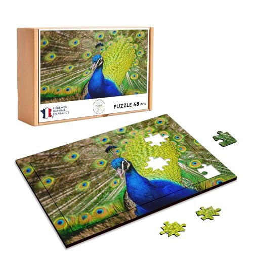 Puzzle aus Holz, 48 Teile, Nahaufnahme Pfau, der das Rad macht/Wildleben/Vogel von Fabulous