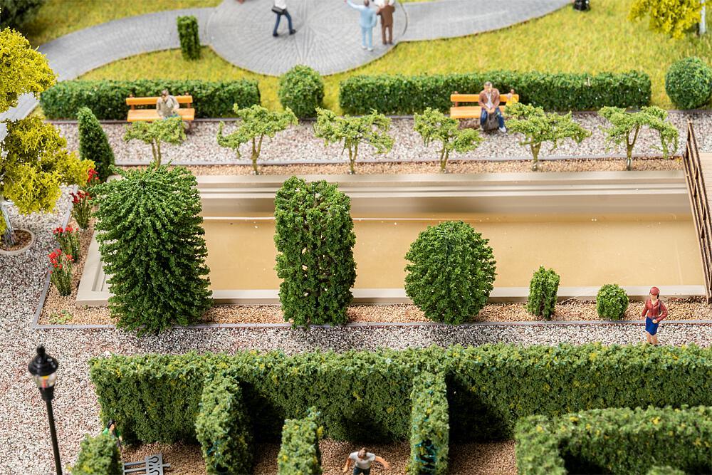 10 Vorgartenbäume, Buchs- und Thujabäume, gemischt 10 Vorgartenbäume, Buchs- und Thujabäume, gemischt von Faller