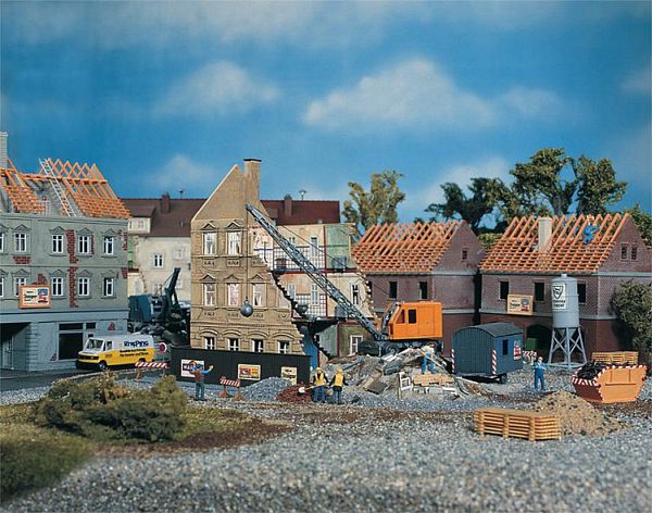 Abbruchhaus mit Bagger Abbruchhaus mit Bagger von Faller